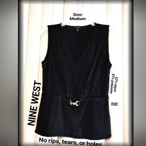 🦩NINE WEST black sleeveless v neck fitted top Medium zipper closure